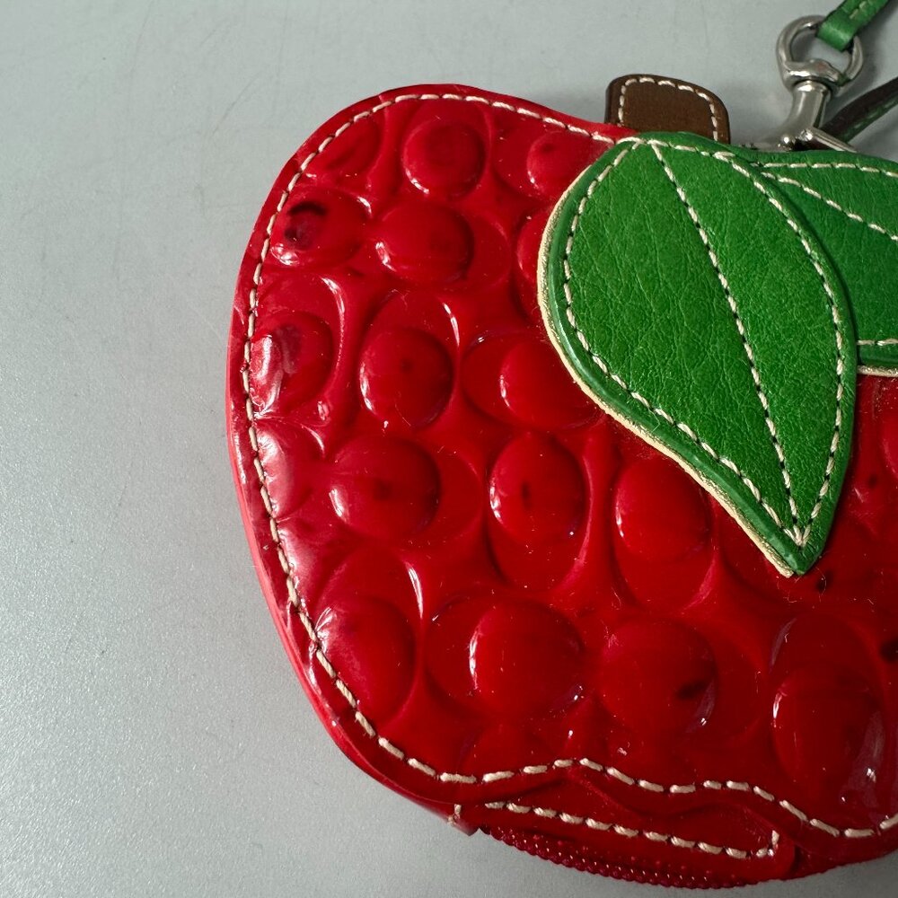 Vintage Coach Signature Red Apple Coin Purse Patent Leather Wristlet - Picture 3 of 14